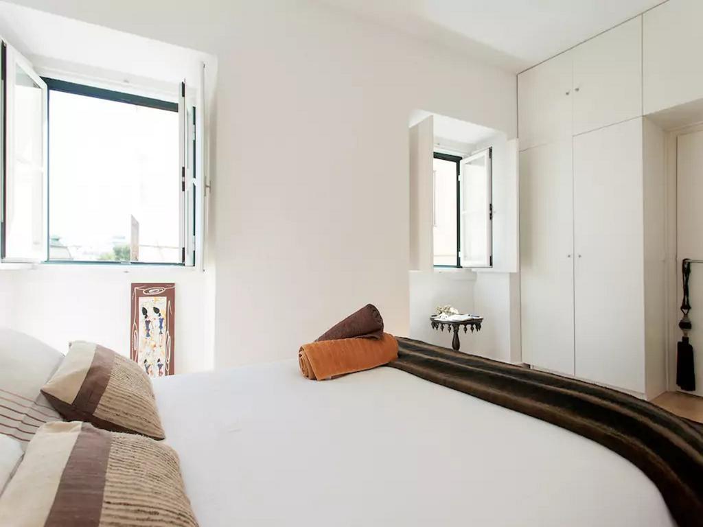 Patio Alfama Apartment Lisbon Bagian luar foto